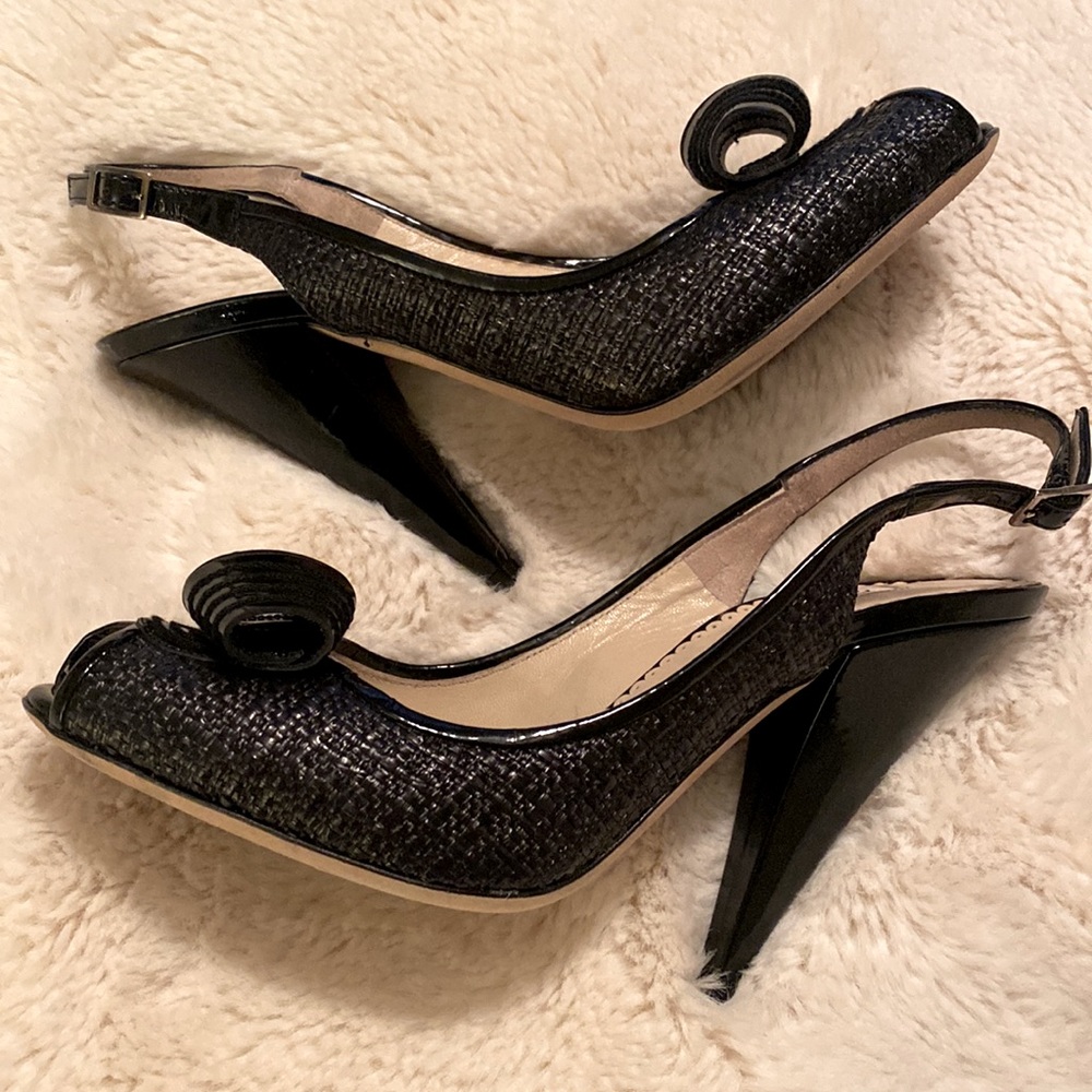 Vintage Óscar de la Renta open back sling.